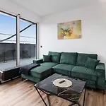 Daire 24-7 Living -