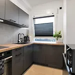 Daire 24-7 Living - *