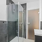 Daire 24-7 Living -