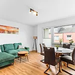 Daire 24-7 Living -