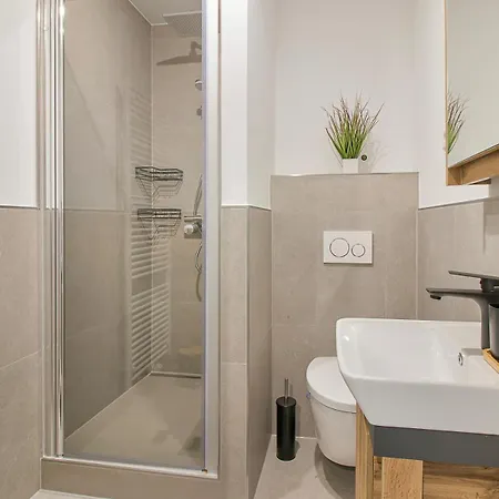 Appartement 24-7 Living - *