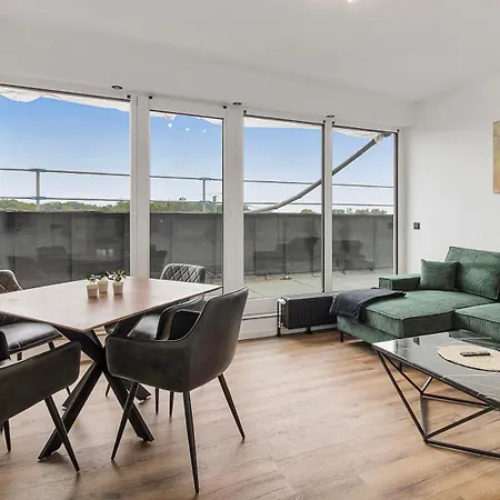 24-7 Living - Apartment *