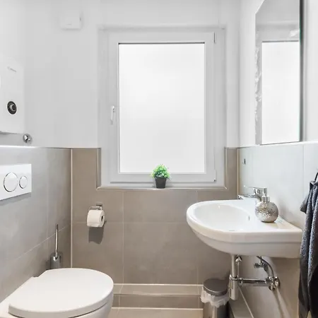 Apartment 24-7 Living - *