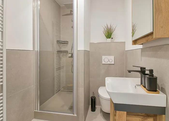 アパート 24-7 Living - *