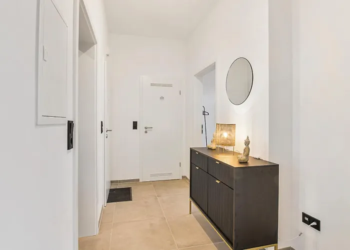 24-7 Living - アパート