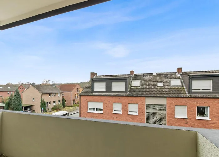 24-7 Living - アパート