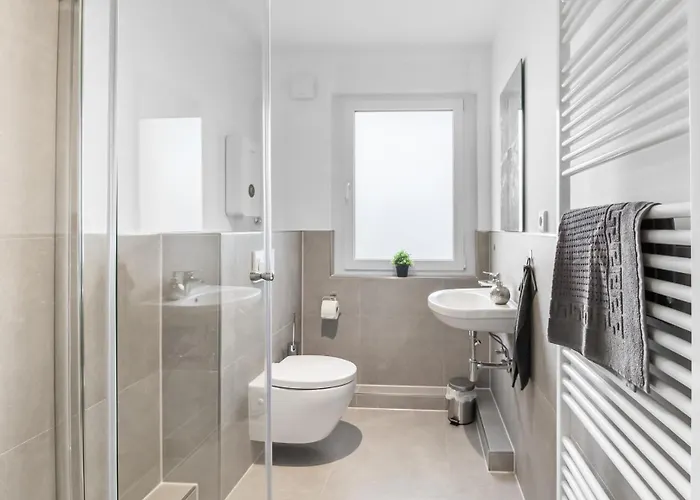 24-7 Living - アパート